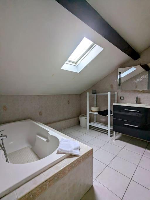 Apartment Spacieux Et Lumineux Terrasse Roanne