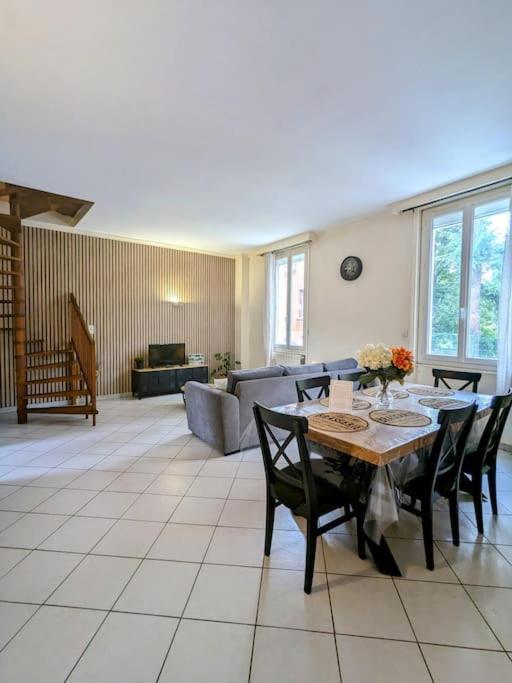Spacieux Et Lumineux Terrasse *